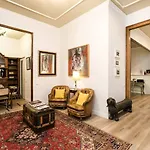 Luxury 4bdr In Gracia Apartment Barcelona