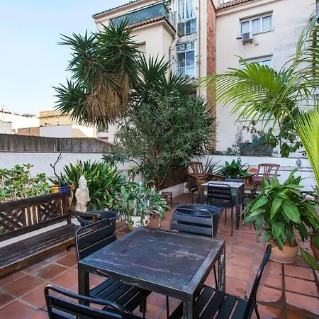 Luxury 4bdr In Gracia Apartment *